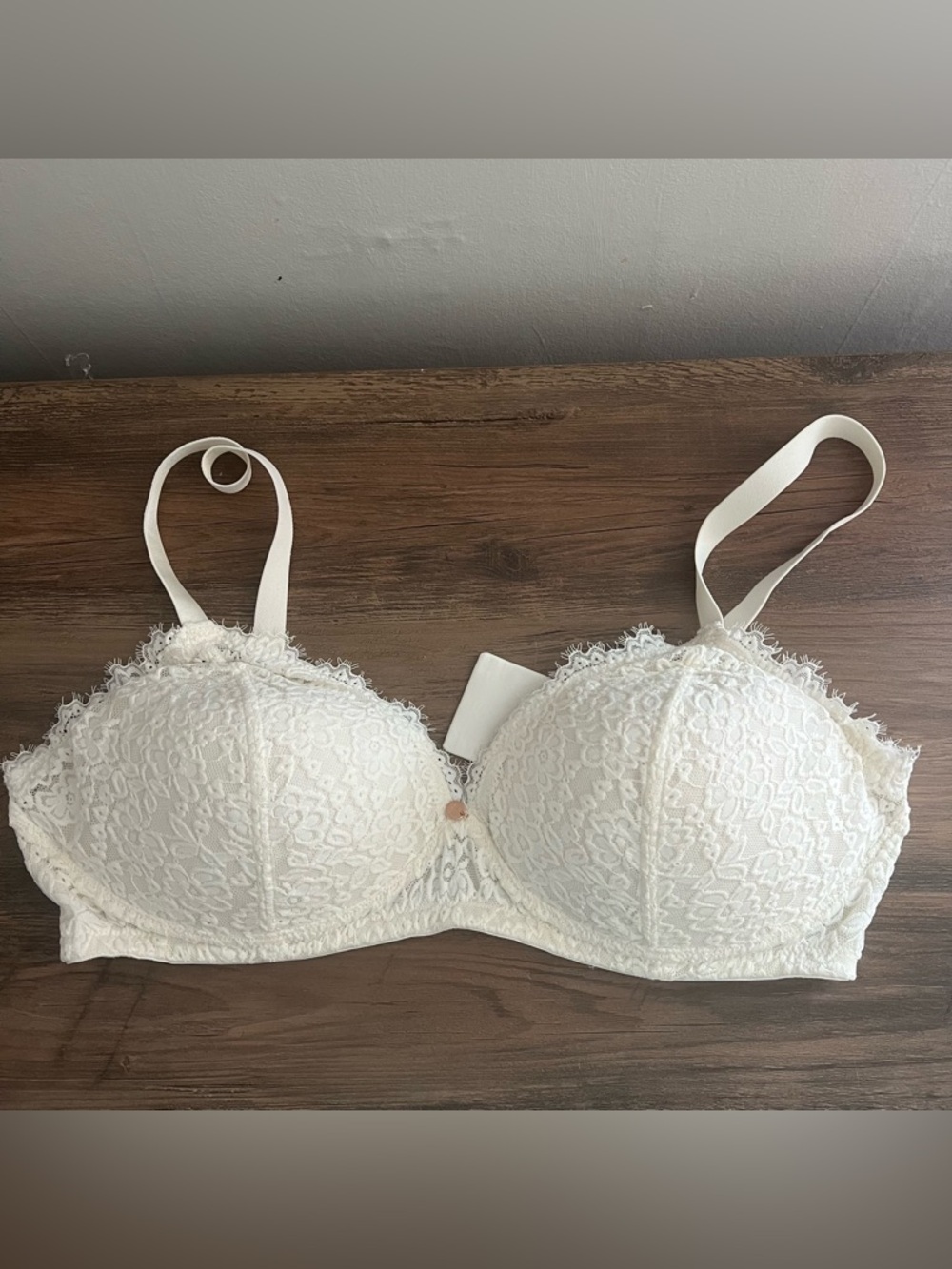 Aerie Real Power Wireless Push Up at White Lace Bra Size 38DD